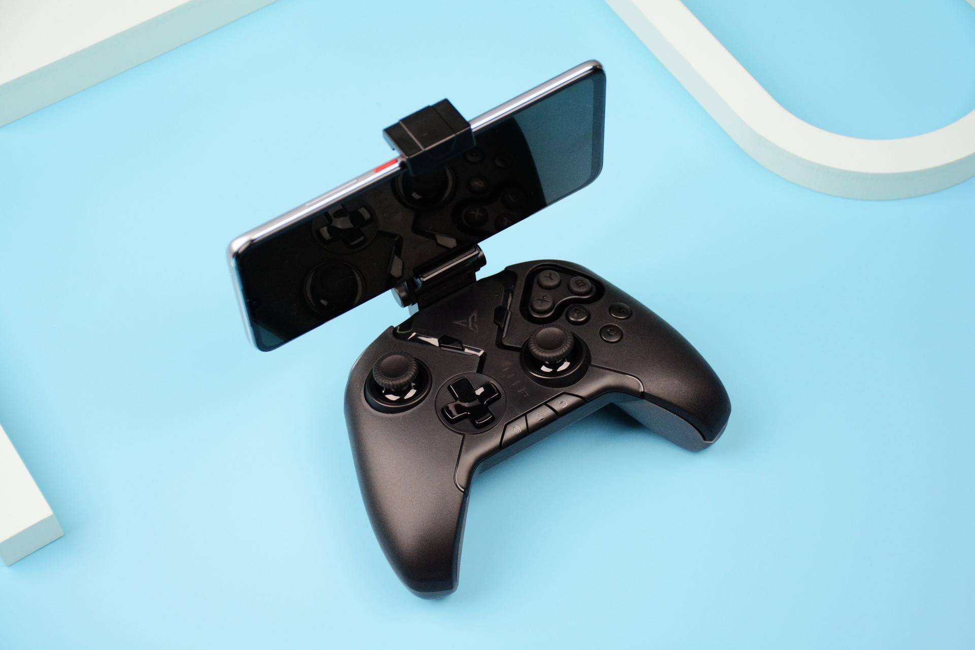 游戏手柄安了个键盘?27键的飞智八爪鱼2,兼容pc和手机超强