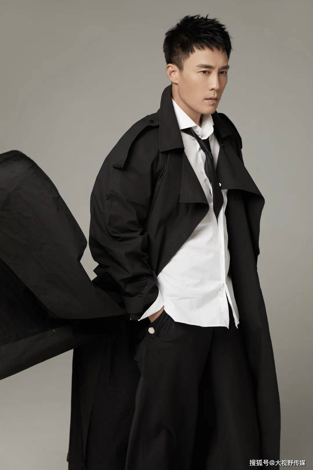 杜淳,30 男演员的中场反思_谢晋元