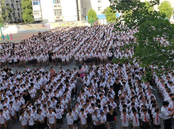 南阳市第十四小学:新学期 新起点 新目标 新希望