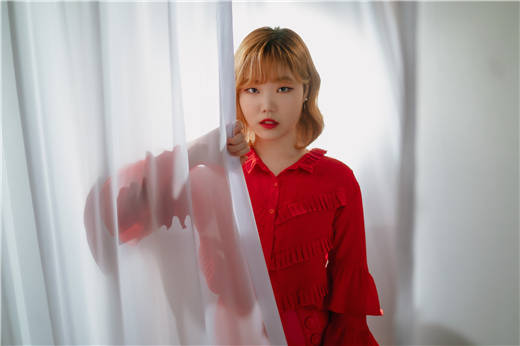 akmu李秀贤reflectionmv公开两天内点击量突破100万