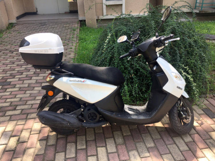 原创爆笑黑幽默小故事我有一双超级臭脚老板的亲戚直接被熏吐了