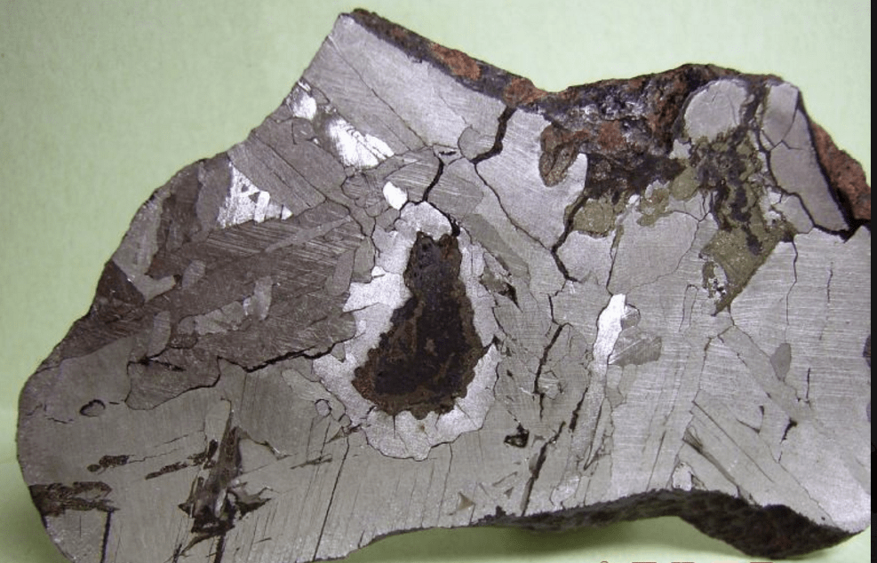 陨石中的陨硫铁特征图片