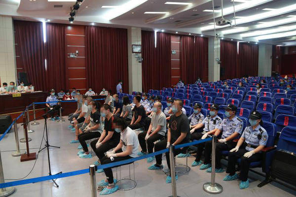 有限公司网罗刑满释放人员,社会闲散人员,组成严密和固定的犯罪组织