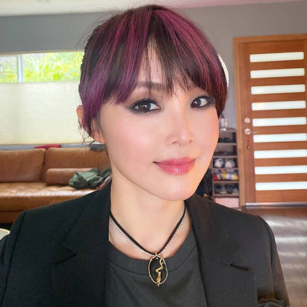 甄子丹有位一样很能打兼颜值高的妹妹 46岁了还能保持冻龄_甄子菁