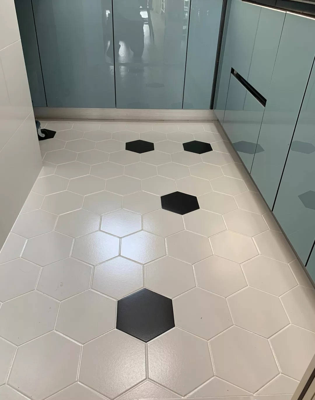 装修小知识:瓷砖怎么铺才好看?_手机搜狐网