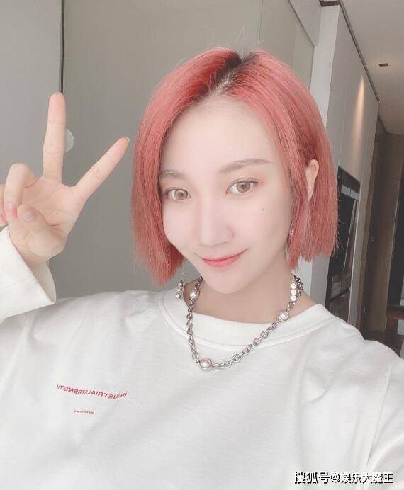 【首发】9月3号,说唱歌手乃万在微博发文爆发负面情绪,她先是在微博