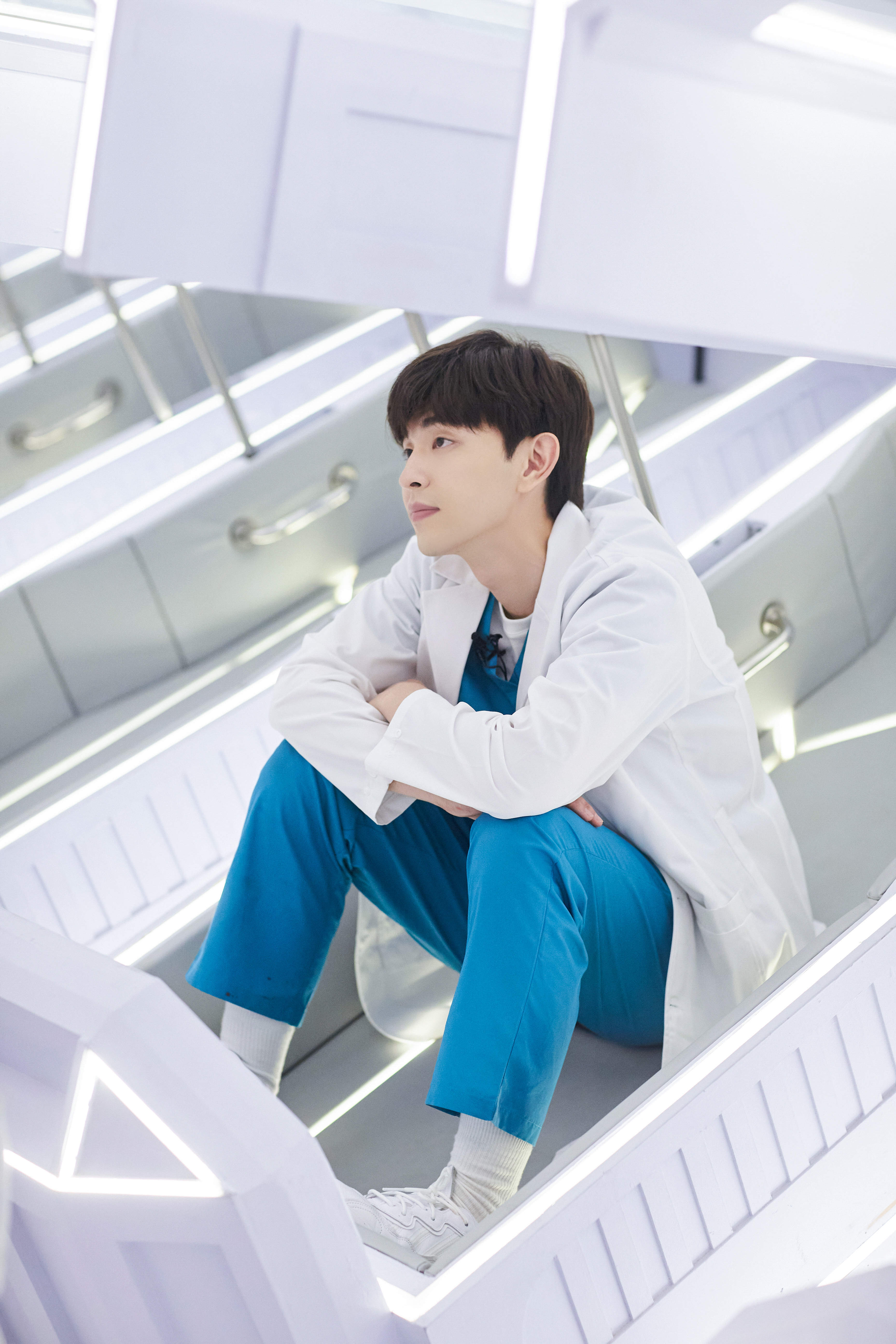 《密逃2》邓伦欧气爆棚成天选之子 杨幂暖心为黄明昊擦脸_众人