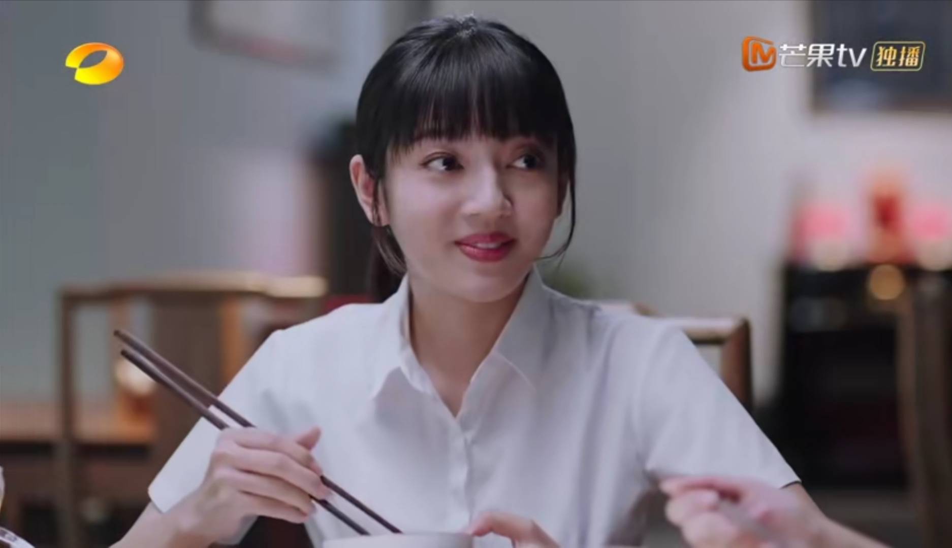 唐灿很小的时候就拍了一些广告和影视作品,他在当地很出名.