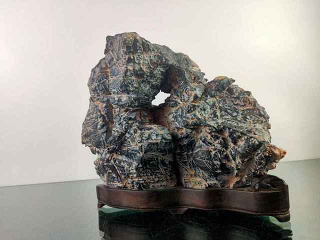 火山岩奇石的收藏价值图片