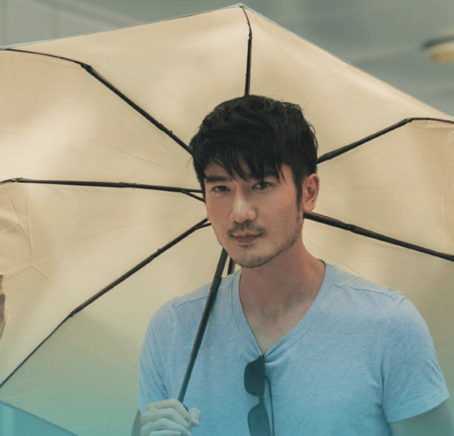 高宇桥深夜晒照思念高以翔,隔空传递问候语,兄弟俩模样太相似_手机