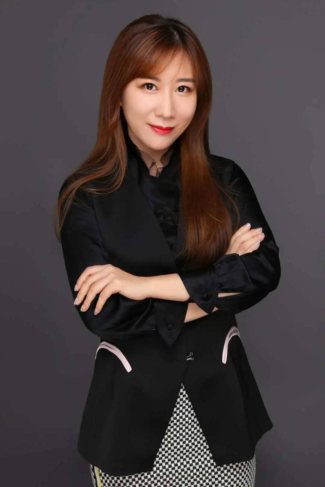 国人牌手故事最强跨界选手唐薇舍弃百万年薪allin扑克梦