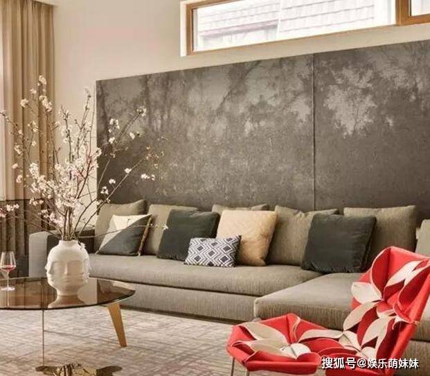 参观陈数和赵胤胤的豪宅,客厅放着昂贵钢琴,一看就是大富人家