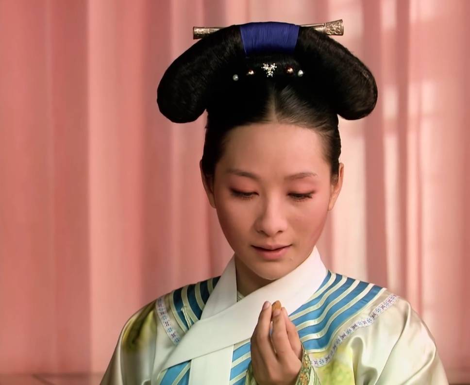 《甄嬛传》安陵容为什么要刺破绣好的鸳鸯呢?_皇上