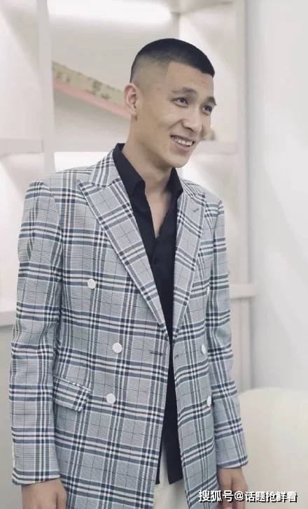 网红宏楠钓鱼时不慎触电身亡