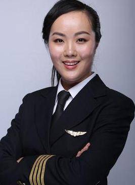 国航最美女机长:23岁进国航,24岁跟飞,28岁晋升机长_王峥