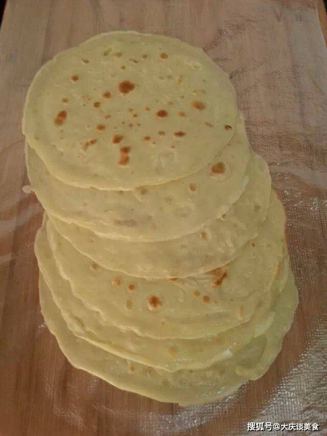 3个鸡蛋一大碗面手不用沾面8分钟做好面饼松软有筋道不破