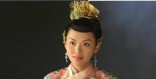 所以,那个年代的女子成熟都比较早,别看静贵人只有13岁,但是她懂得