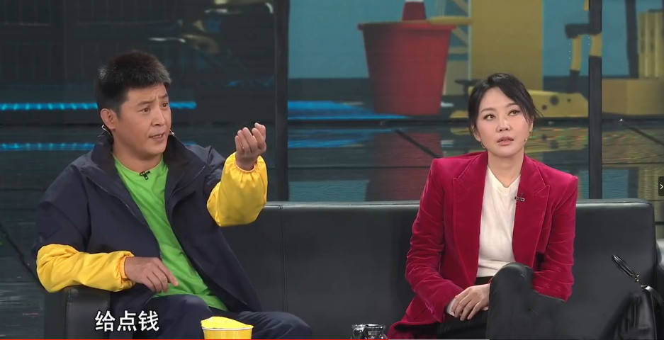 今年春晚上,孙涛和闫妮的小品《快乐其实很简单》中,有这样一段经典