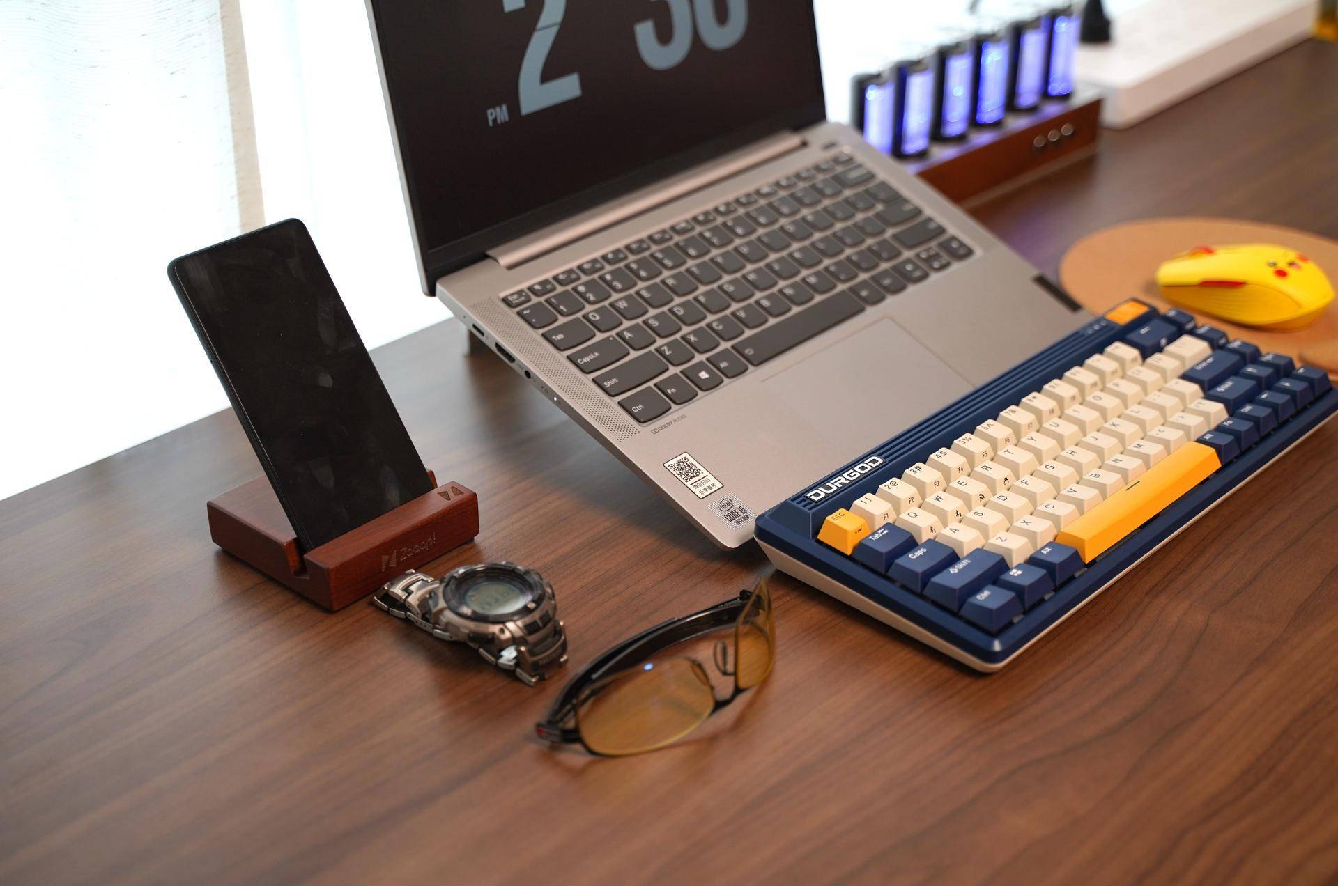 打造自己的第二桌面我把书房搬进了客厅15件好物推荐