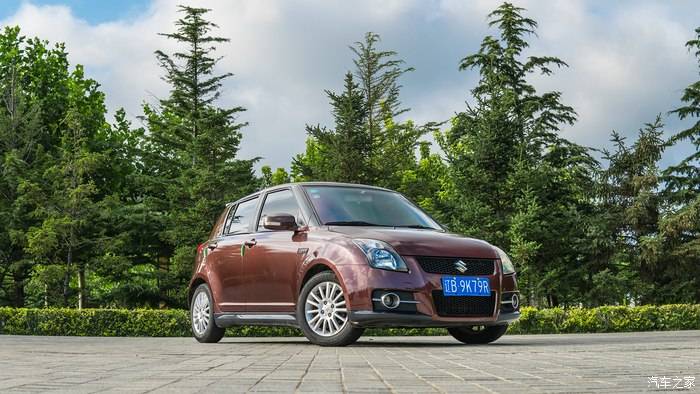 仅需35万的新手练车首选的日系小精灵2011款的铃木雨燕