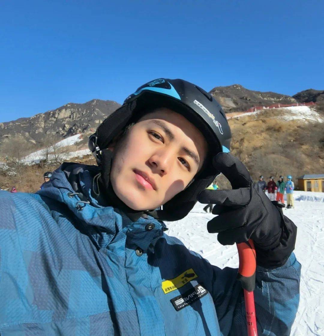 大长腿六块腹肌帅到出圈的禁欲系男神时而温柔时而霸气