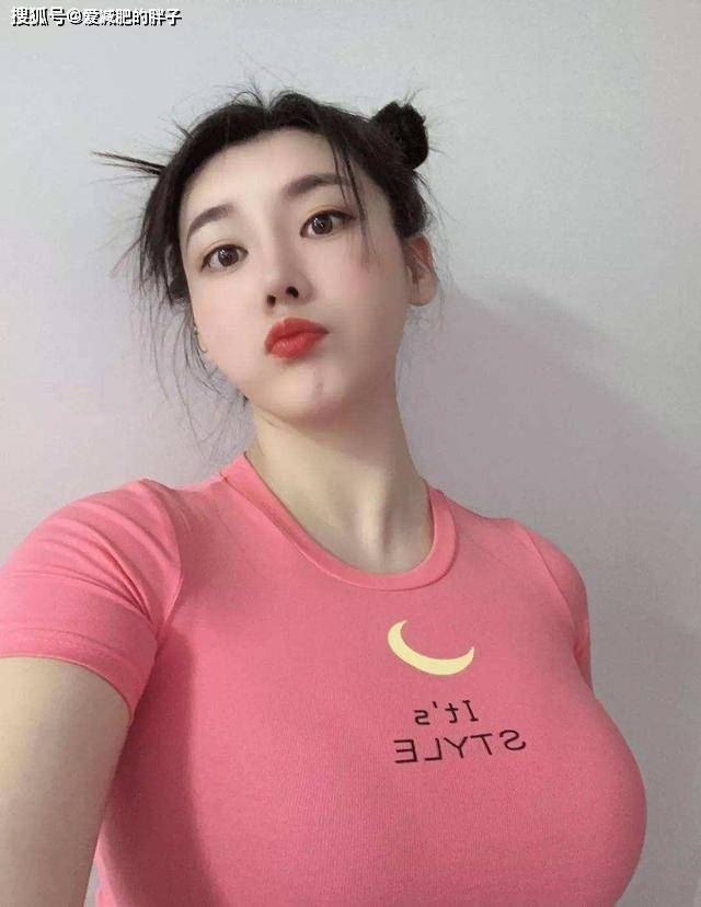 新晋"中国臀神"刘太阳,身高178体重130,这才是微胖女神!