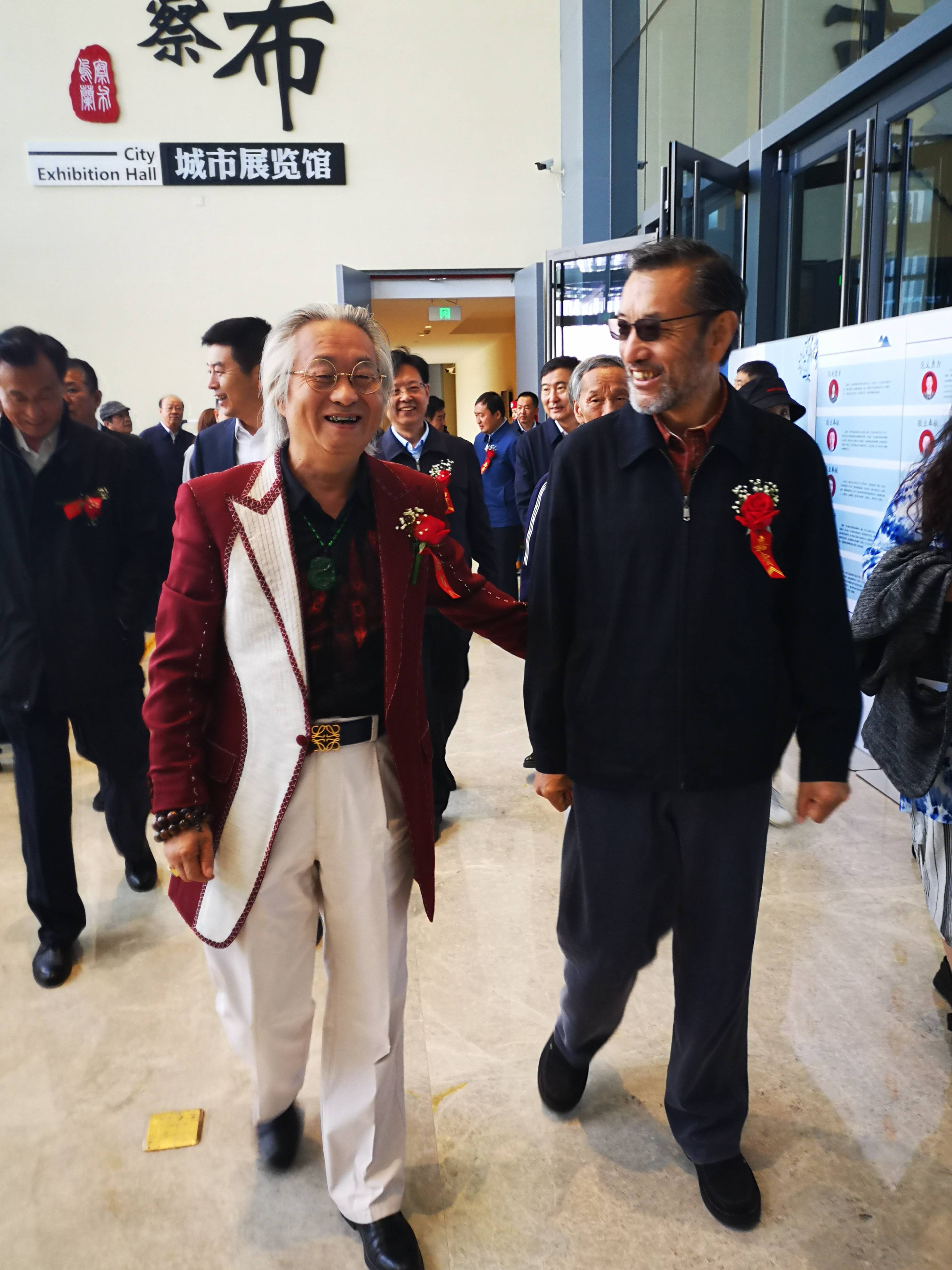著名书画家李征墨龙应邀出席中国梦2020艺术草原全国美术作品展开幕式