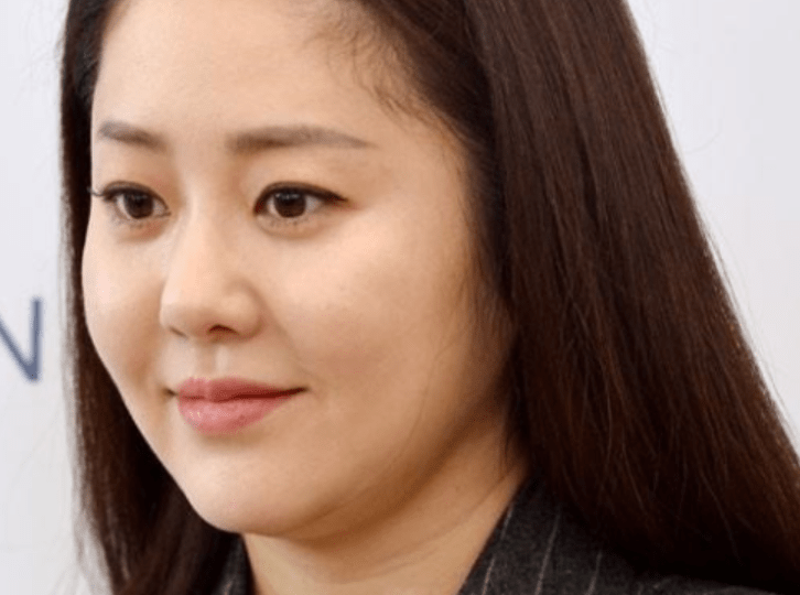 50岁高贤贞晒照颜值回春 离开豪门获15亿赔偿 靠善德女王翻红_手机