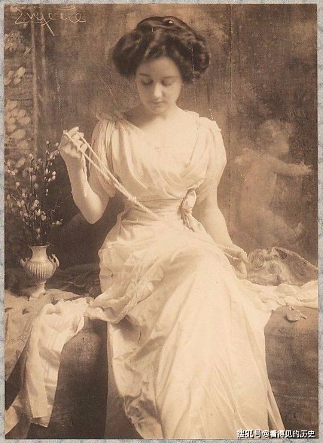 老照片二十世纪初的美丽女性