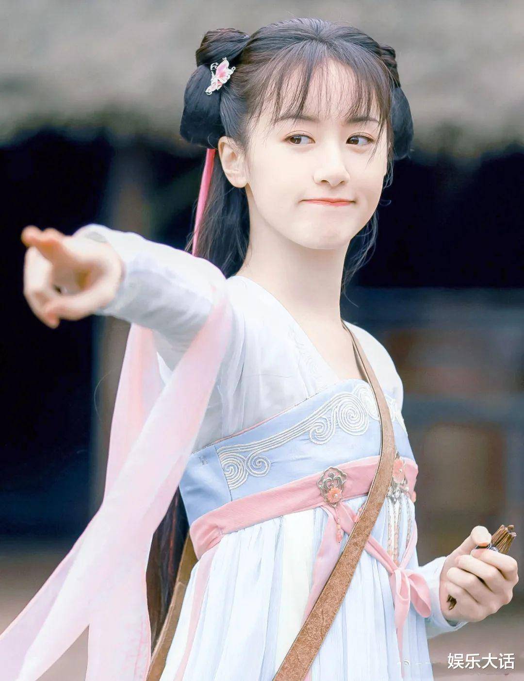 看了古装剧里的“披帛”造型,才知现在有些造型师有多敷衍_颜色