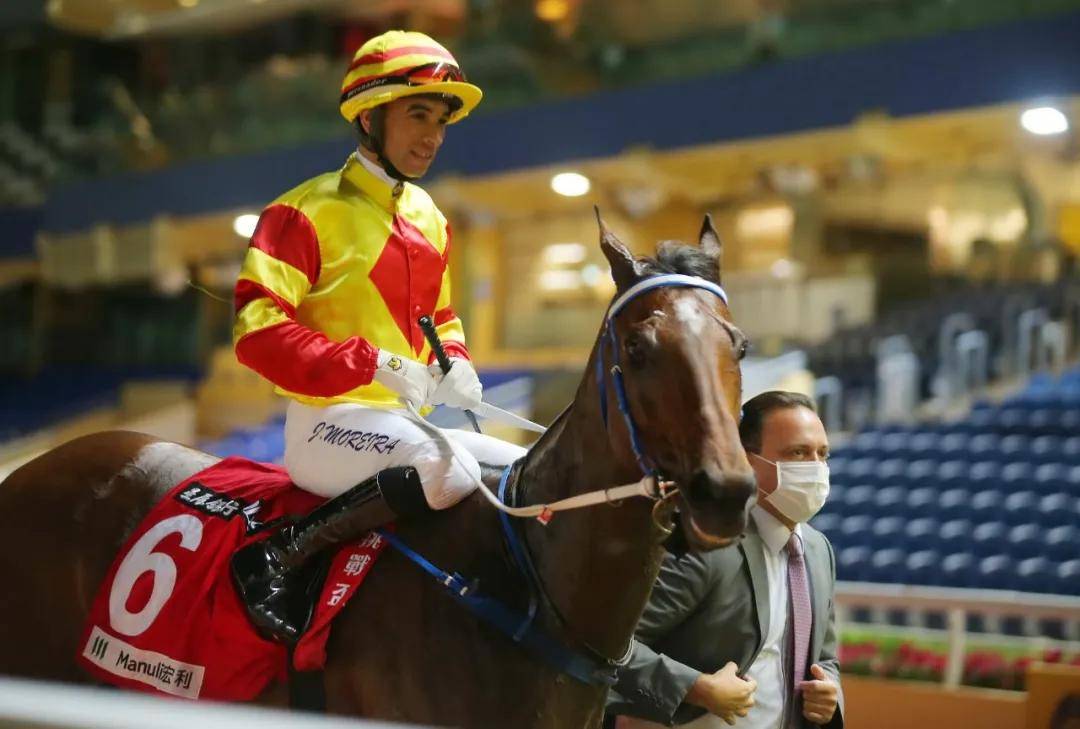 红朗姆马粮快讯:"雷神"莫雷拉香港跑马地赛马场3冠2季获封骑师王