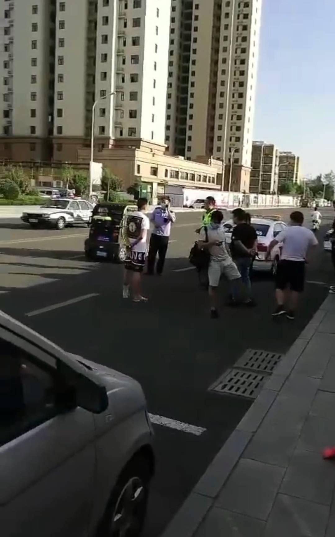 驻马店浙江商贸城西门,农业路上发生一起交通事故!