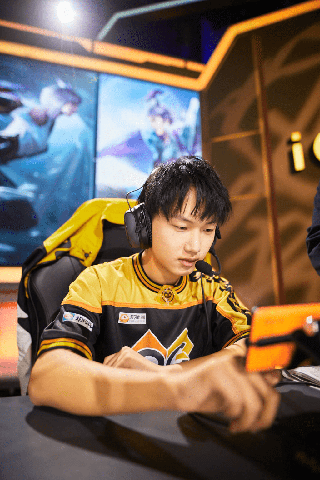 kpl飞牛沦为替补连训练赛都不参加qg教练亲自回应打破谣言