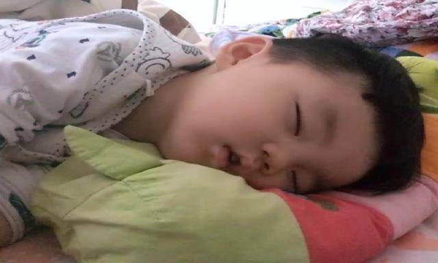 原创孩子睡觉不老实家长别乱猜大多因为这些因素