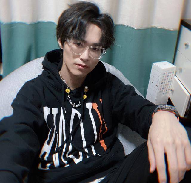 新英雄夏洛特不会玩?斗鱼黄大仙细致教学,直言:这英雄必上kpl