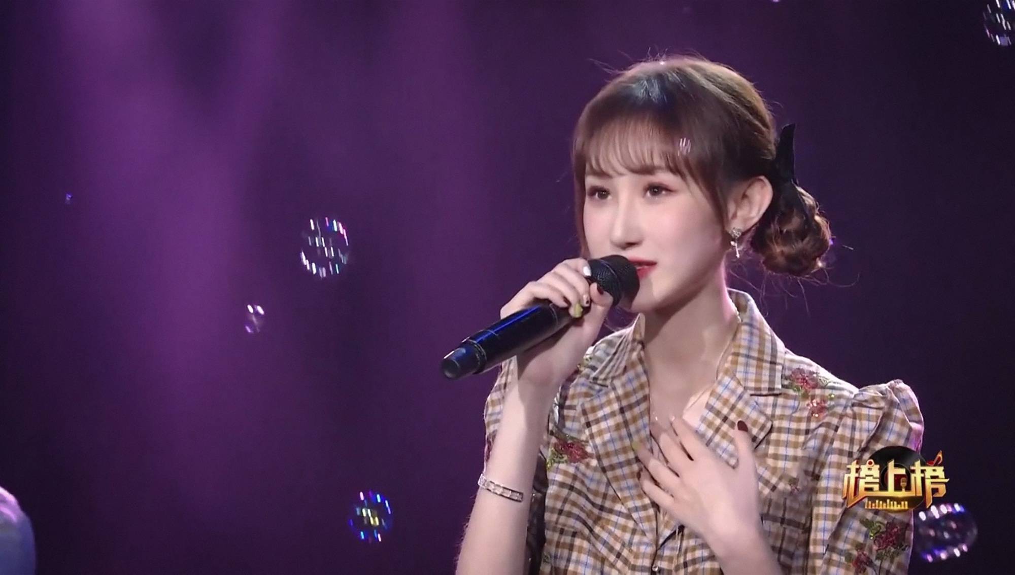 陈雪凝再度做客全球中文音乐榜上榜新歌打榜闪耀舞台