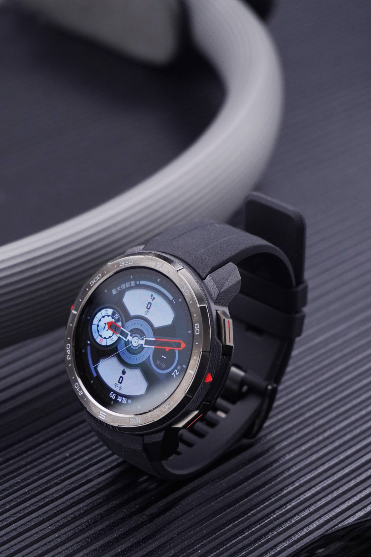 原创运动不失潮流,时尚设计 25天长续航荣耀手表gs pro图赏