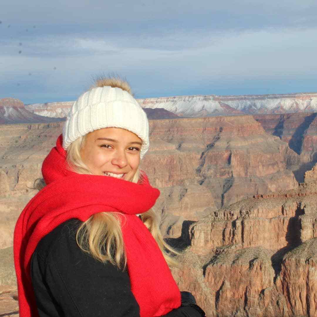 组图:奥地利美女爱打高尔夫 金牌 肤色相得益彰