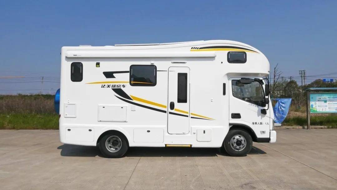 929南昌房车展小平头流畅线条设计配置豪华的法美瑞房车来了