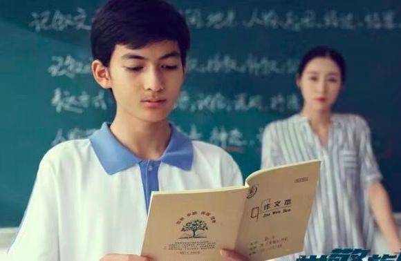 景岗山儿子考上中戏,模样像高配版混血父亲,这颜值绝对能火_景天一