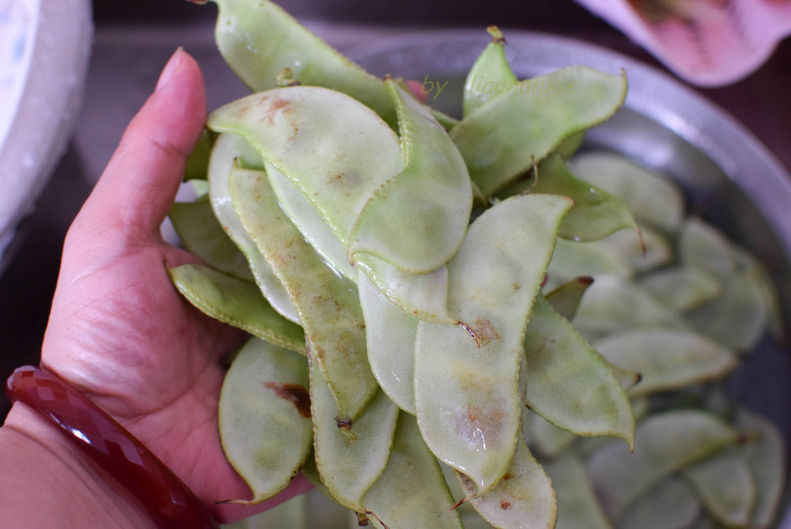 秋天此菜正当季,才2块钱一斤,加上蒜蓉简单一炒,特好吃