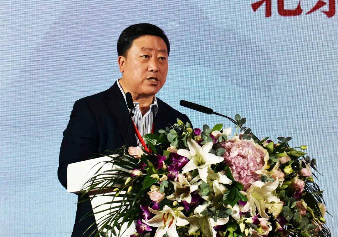 (中红网金梅摄)会理县副县长蒋慧阳在推介会上讲话.