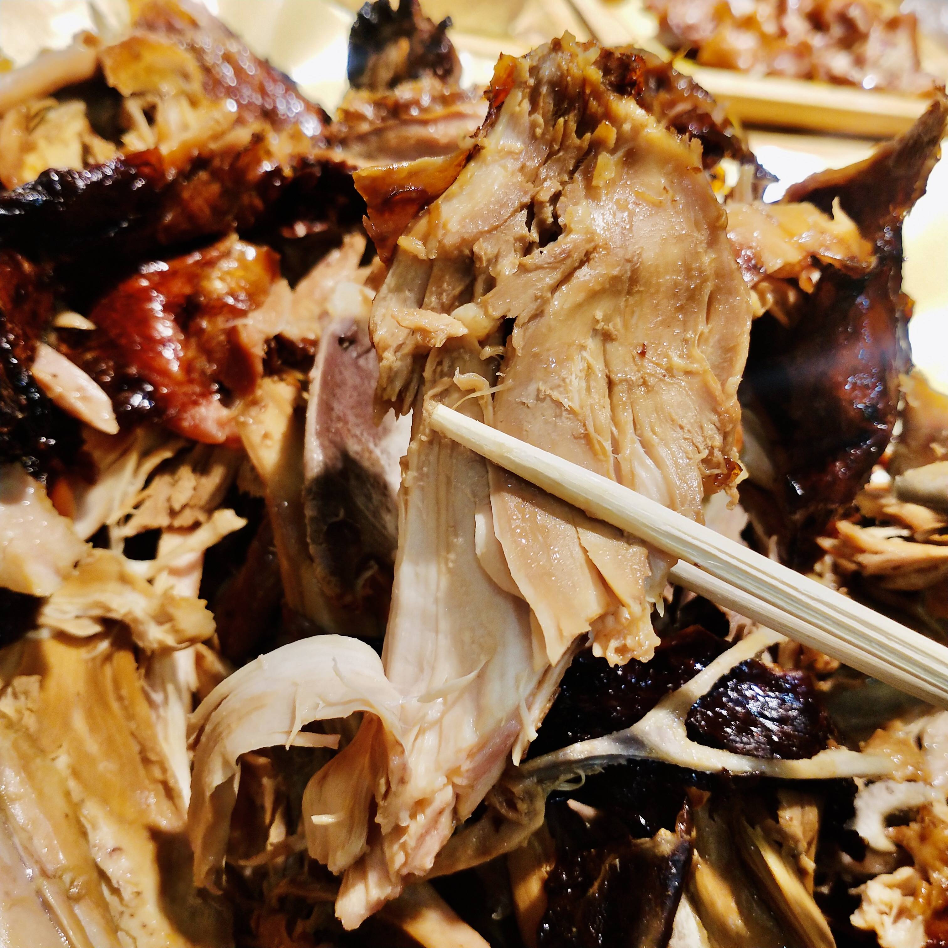 长春这家土窑真是带我回到小时候,最大的包间竟然还可以唱歌