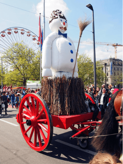 瑞士传统节日——苏黎世六鸣节