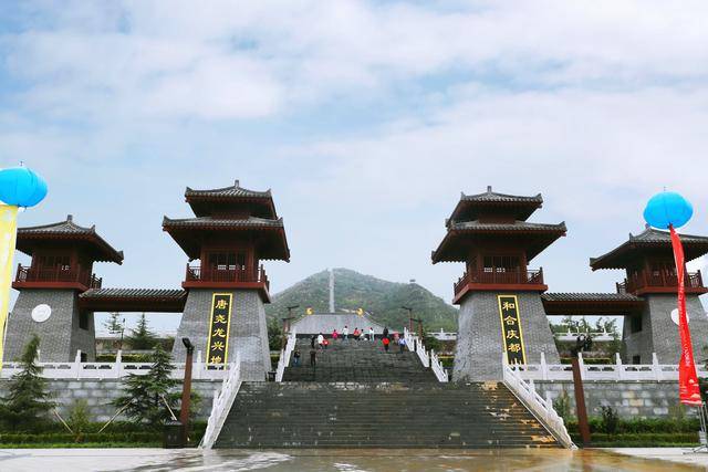 "庆都峰峦美如画,唐尧夜景名四方"河北康养度假的好去处