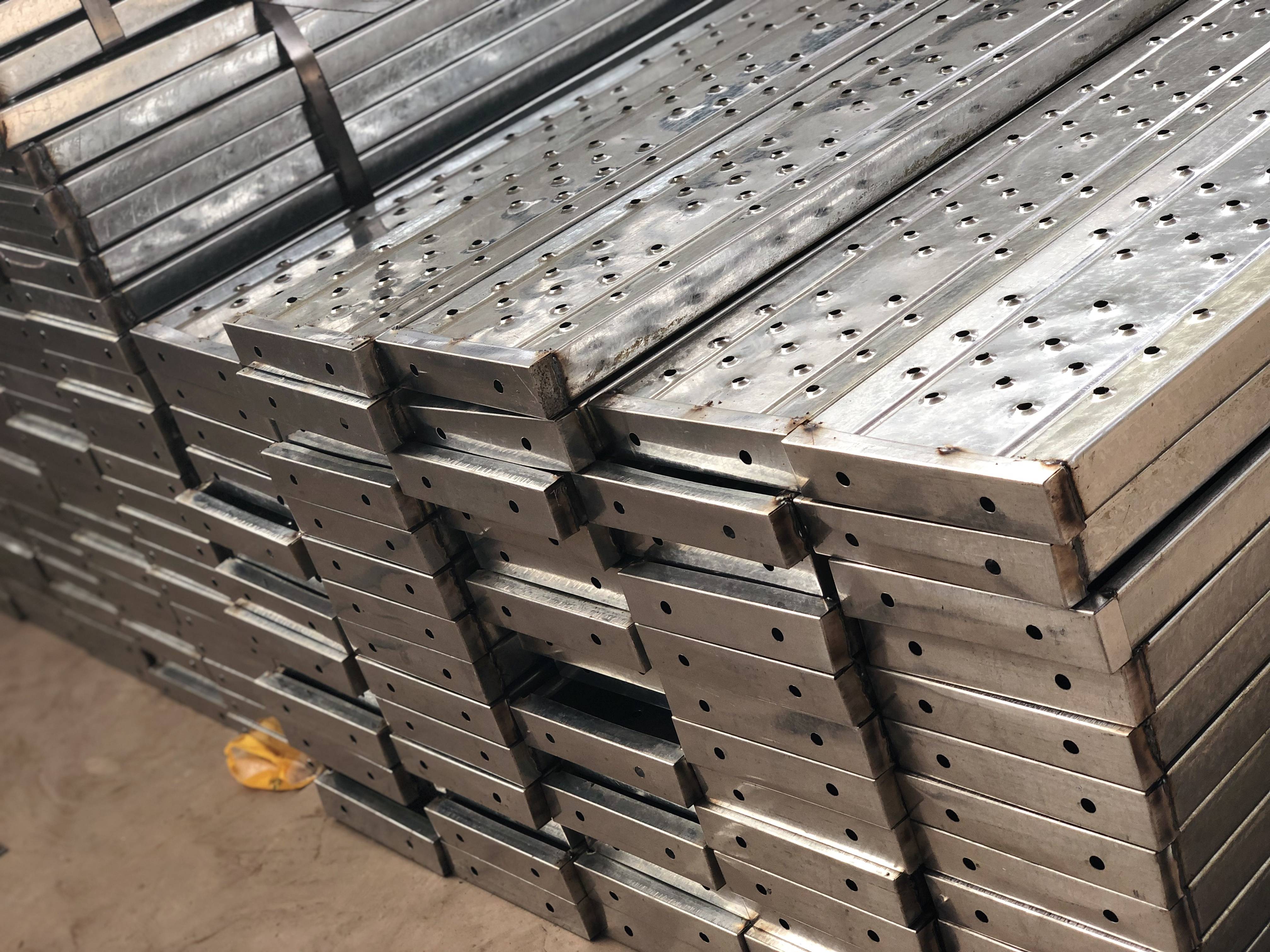 镀锌钢跳板的加强筋有什么作用