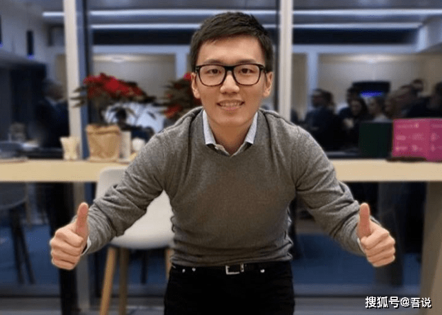 原创张康阳开微博一周,2条微博圈粉近20万,娱乐圈明星关注了4人