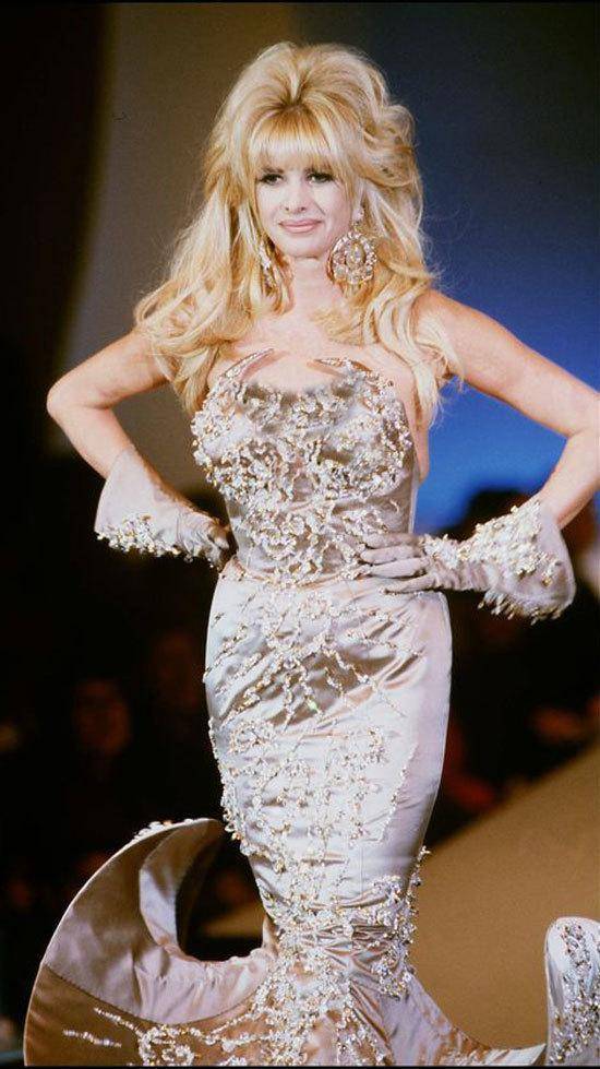 71岁伊万娜大赞前夫特朗普期待女儿成为总统浓妆造型太吓人