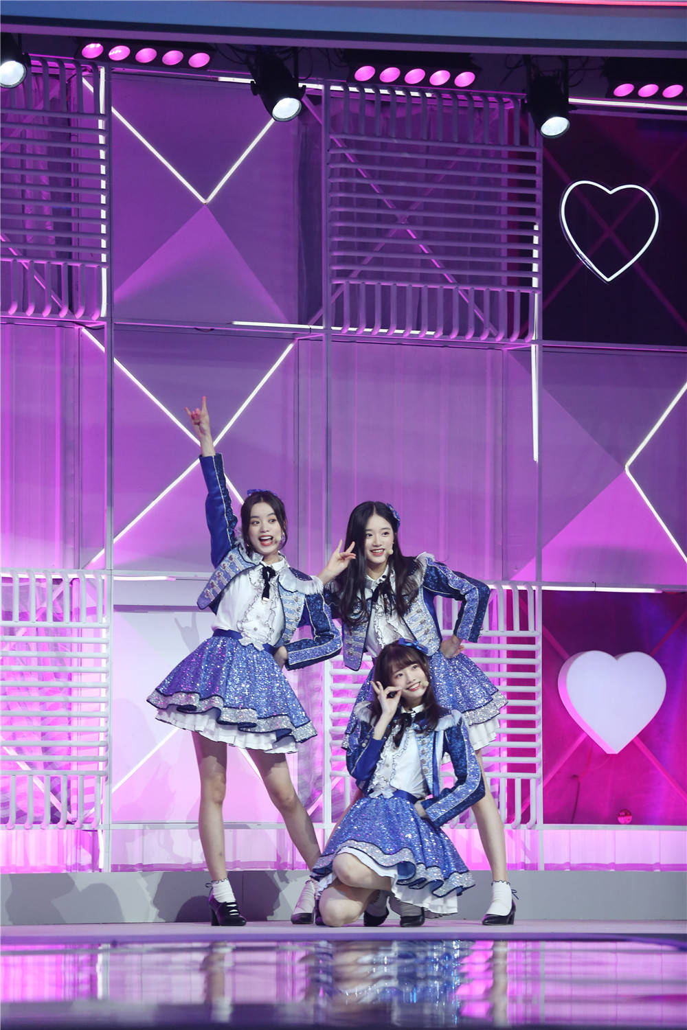 《蓝莓孵化营》今晚开播 李诞王祖蓝杨澜张萌带你领略新奇世界|《蓝莓孵化营》今晚开播 李诞王祖蓝杨澜张萌带你领略新奇世界