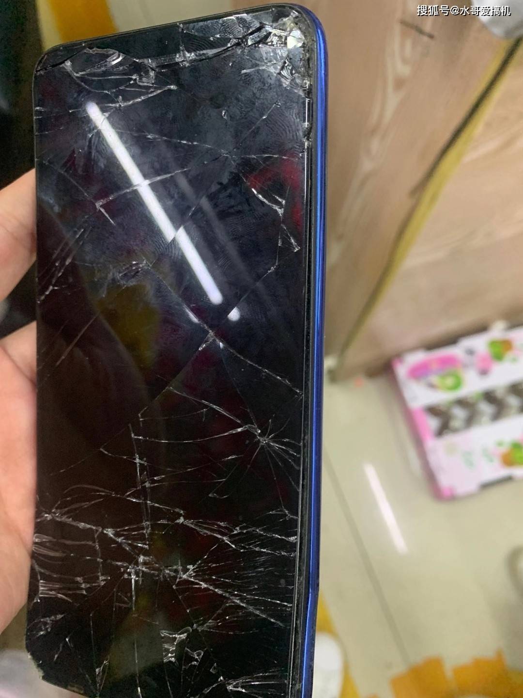 红米note7摔得就剩个主板,修好都能买个新机?_手机